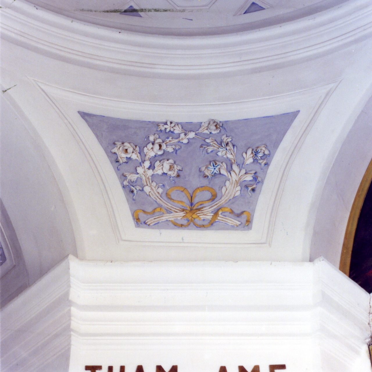 motivi decorativi floreali (decorazione plastica) - bottega napoletana (seconda metà sec. XIX)