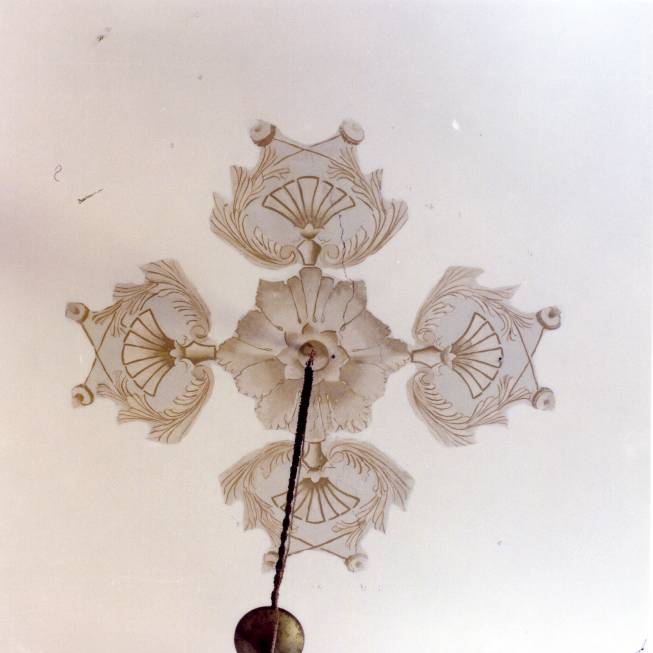 motivi decorativi vegetali (decorazione plastica) - bottega napoletana (primo quarto sec. XX)