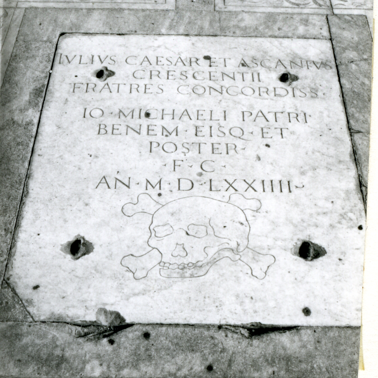 lastra tombale - bottega napoletana (sec. XVI)