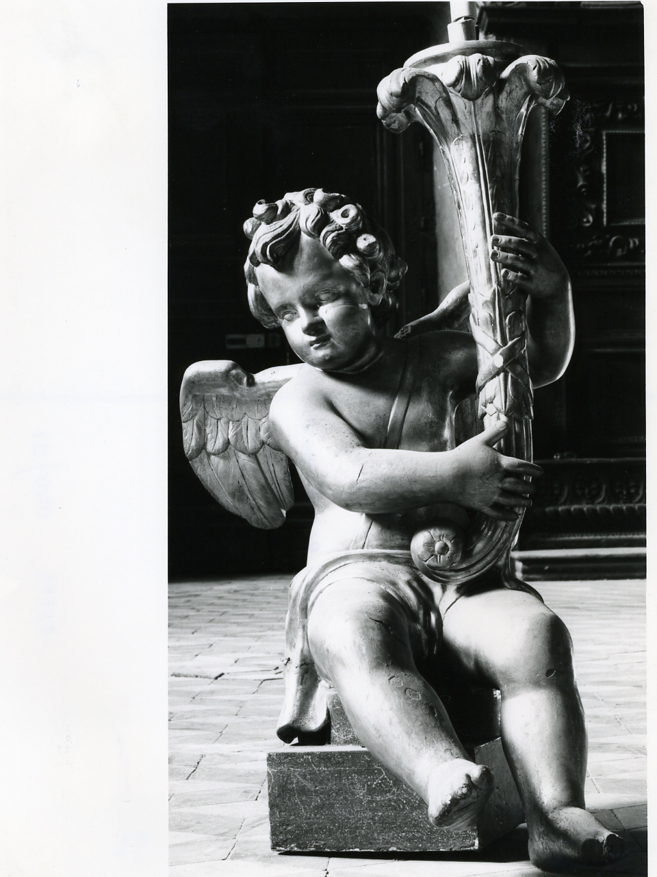 PUTTO REGGILAMPADA (STATUETTA, SERIE) - AMBITO NAPOLETANO (Seconda metà sec. XIX)