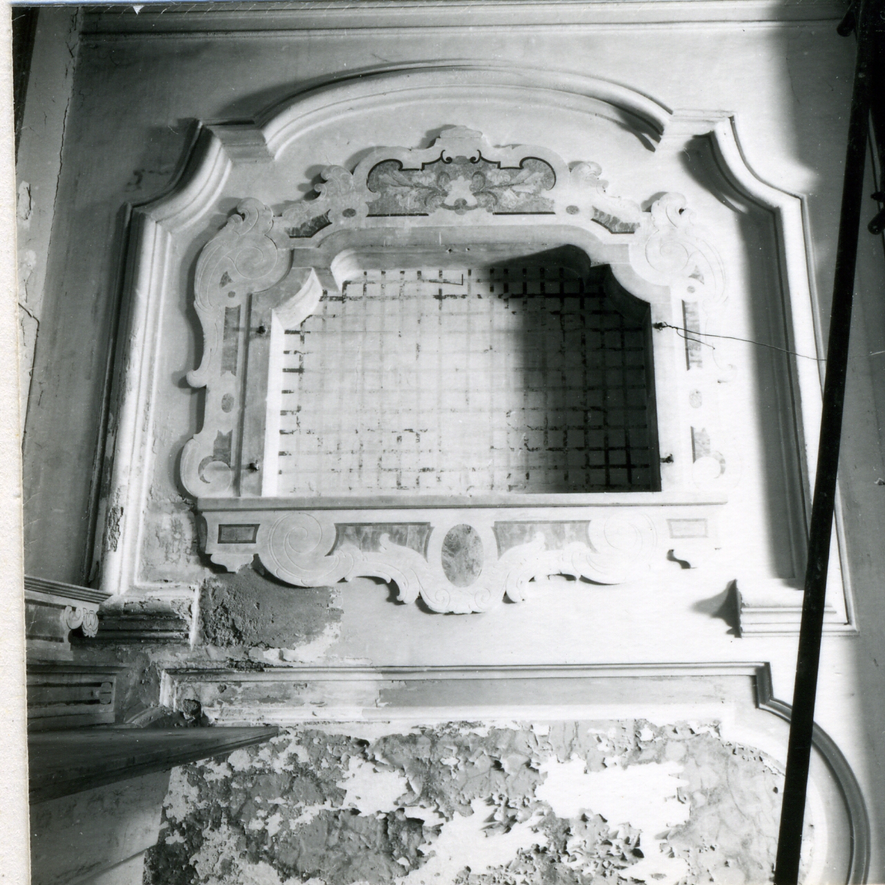 finestrella per la somministrazione eucaristica, elemento d'insieme - bottega napoletana (seconda metà sec. XVII)