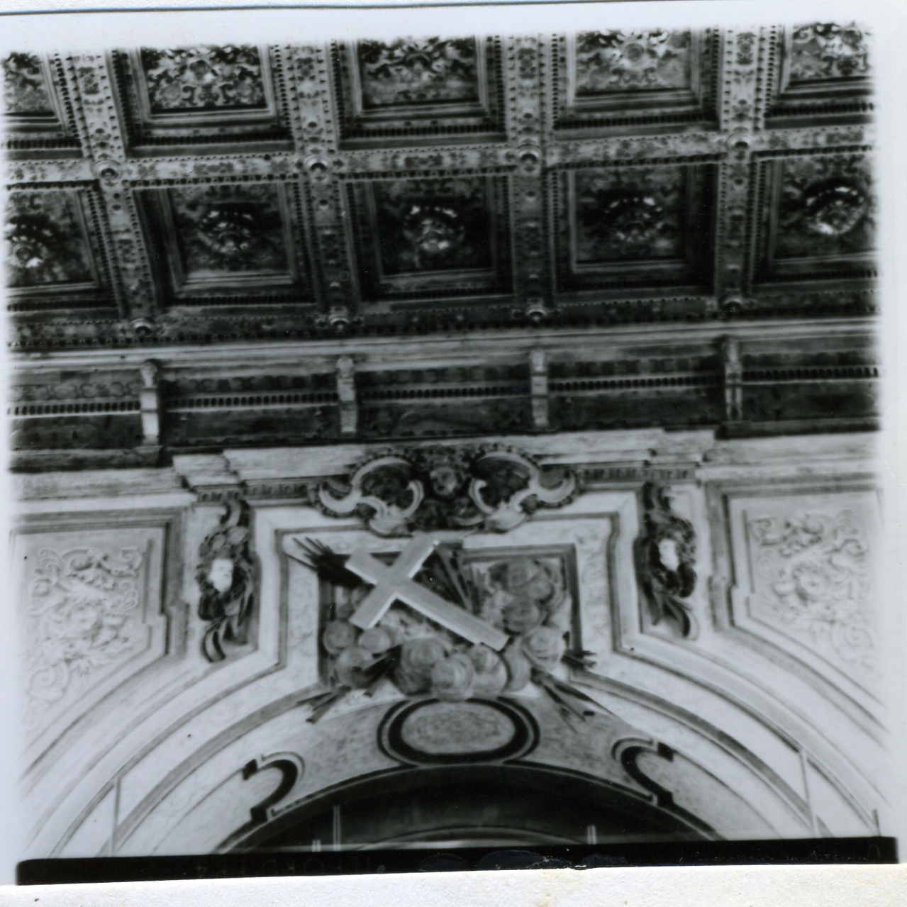 croce di Lucca (decorazione plastica, elemento d'insieme) - bottega napoletana (fine sec. XVIII)