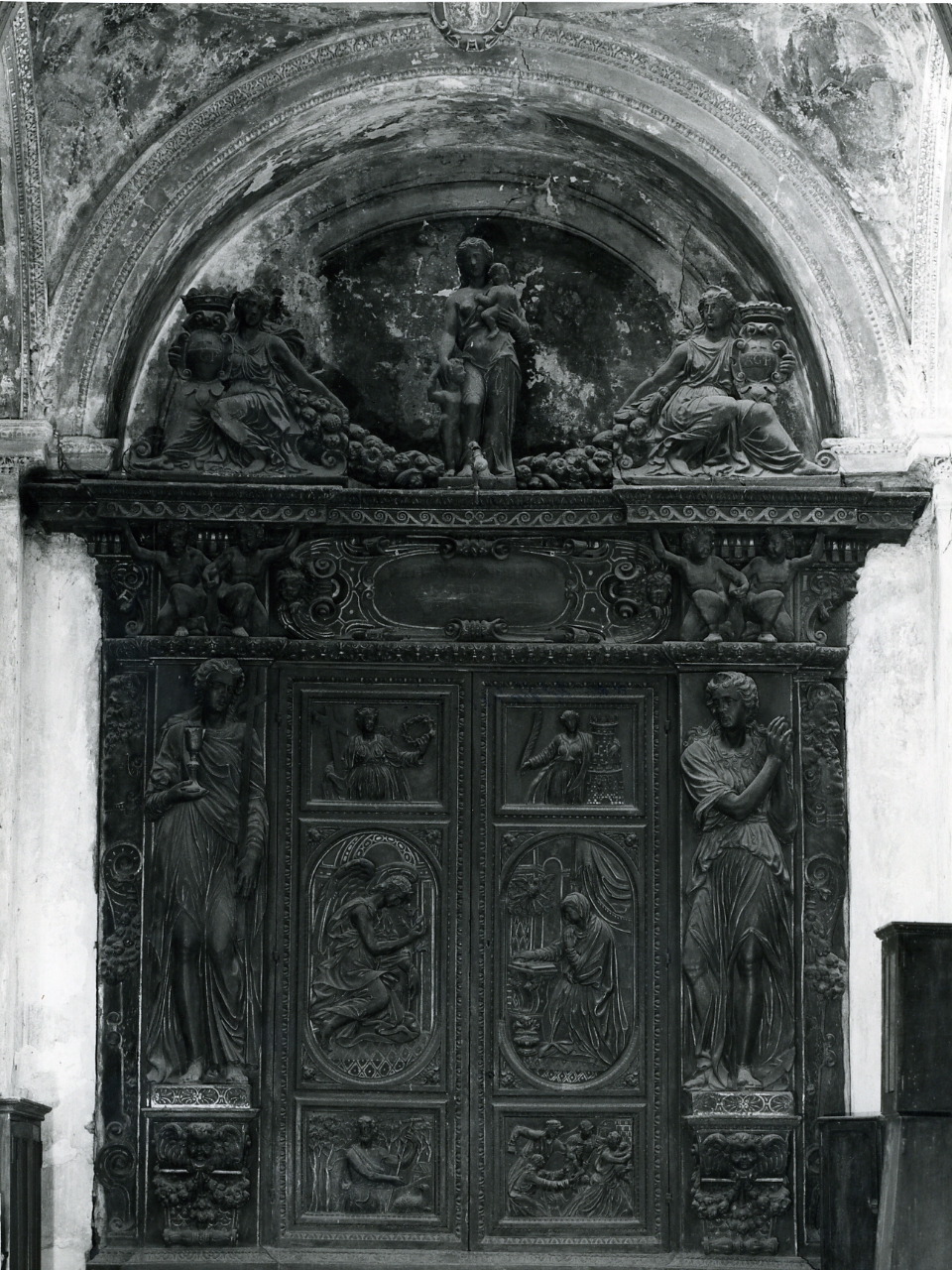 armadio da sacrestia, insieme di Ferraro Nunzio, D'Auria Girolamo, Turbolo Giovan Leonardo (ultimo quarto sec. XVI)