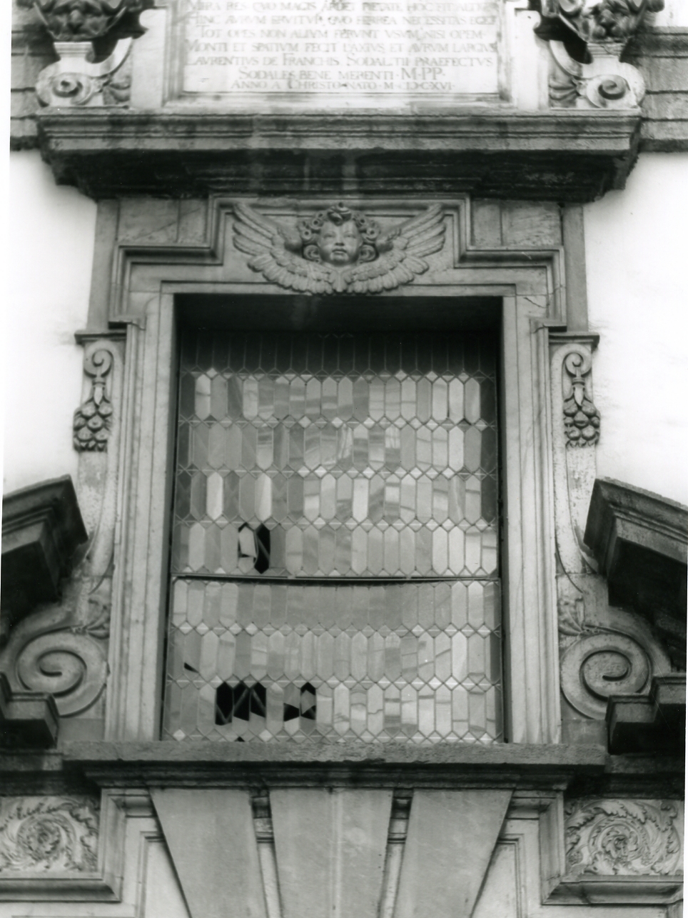 MOSTRA DI FINESTRA A RILIEVO, ELEMENTO D'INSIEME - BOTTEGA NAPOLETANA (PRIMO QUARTO sec. XVII)