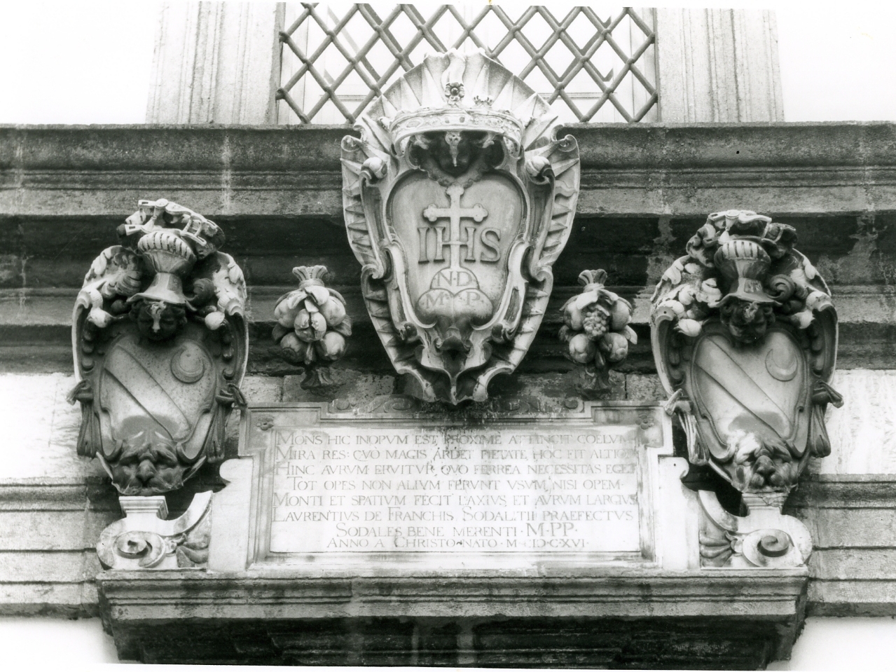 LAPIDE COMMEMORATIVA - BOTTEGA NAPOLETANA (PRIMO QUARTO sec. XVII)