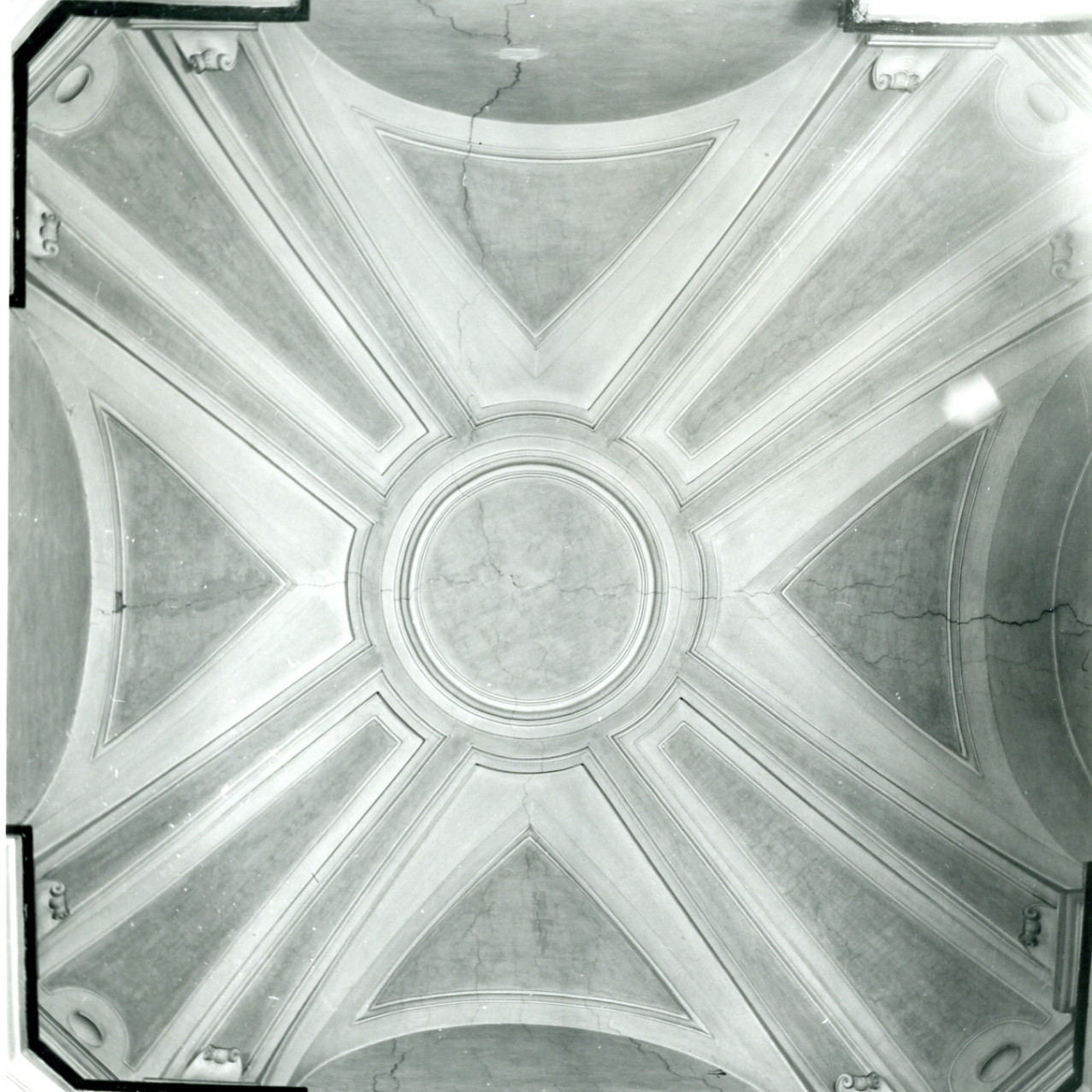 DECORAZIONE PLASTICA - BOTTEGA NAPOLETANA (Seconda metà sec. XVIII)