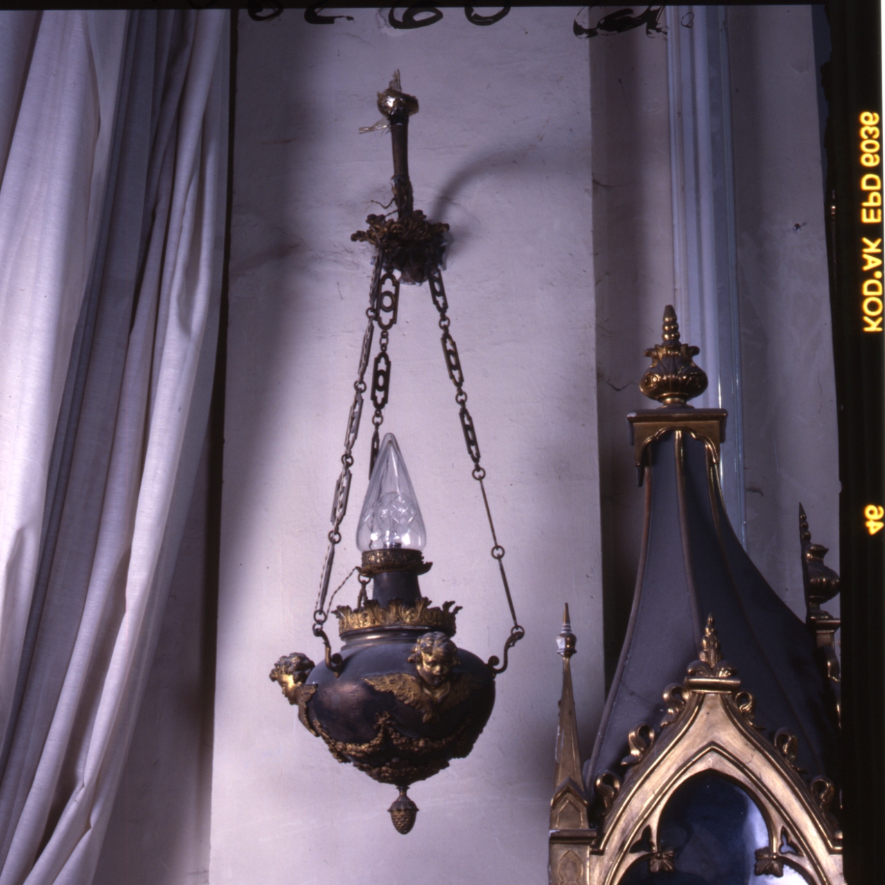 lampada pensile, serie - bottega napoletana (primo quarto sec. XX)