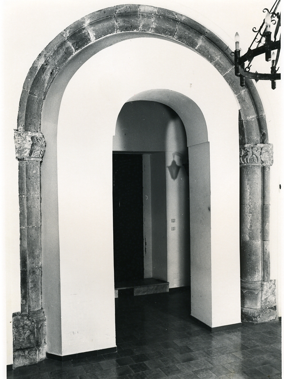 mostra d'arco - bottega napoletana (metà sec. XIV)