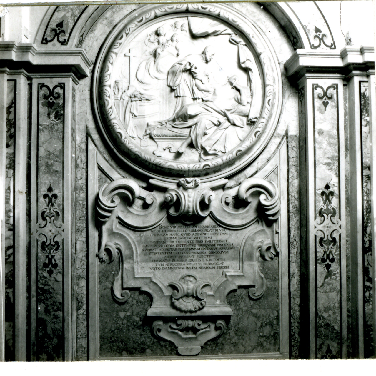 San Gaetano da Thiene bacia la mano di Nicolò Caffarelli dormiente (rilievo) di Vaccaro Domenico Antonio (sec. XVIII)