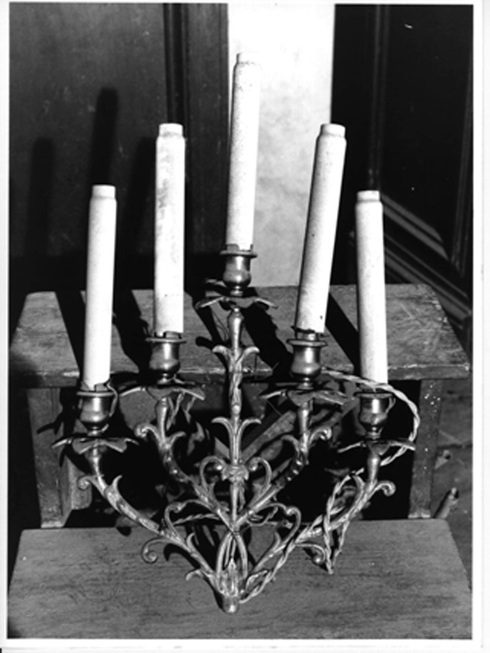 candelabro, serie - bottega napoletana (inizio sec. XX)