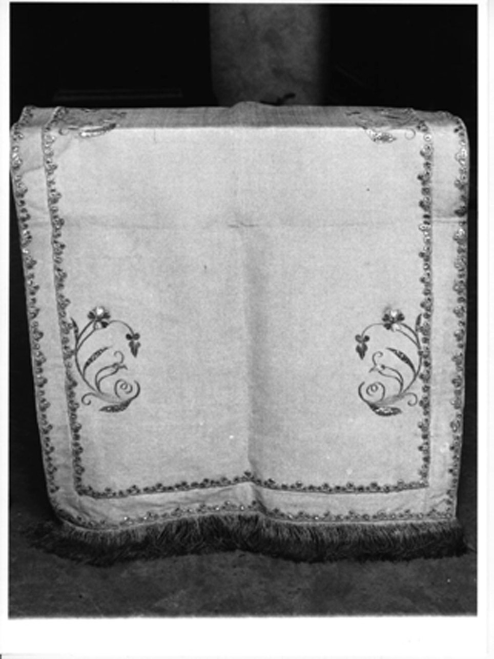tovaglia d'altare - manifattura napoletana (inizio sec. XX)