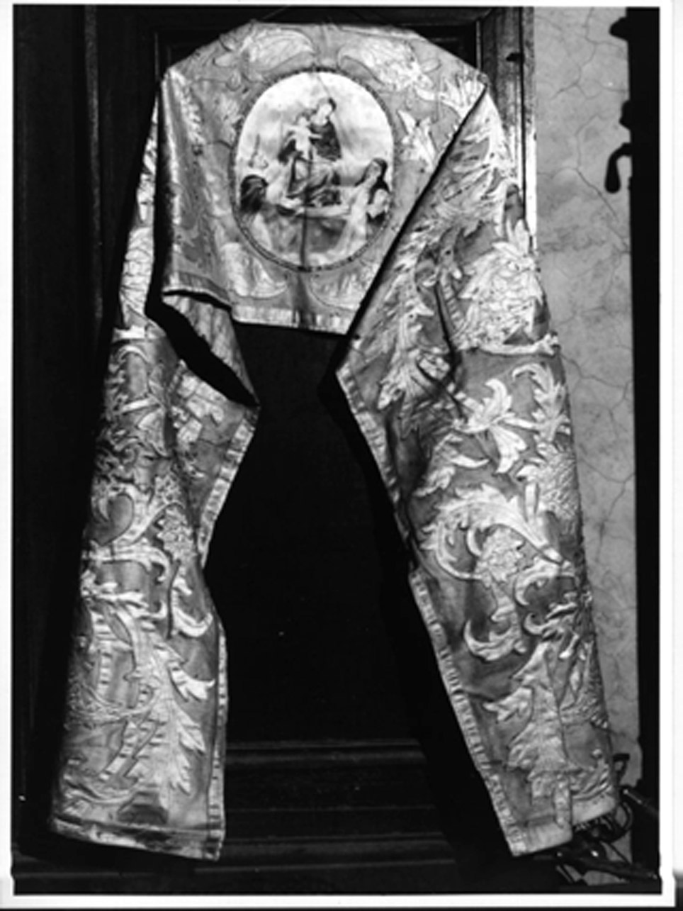 Madonna con Bambino e Santi (velo omerale) - manifattura napoletana (fine/inizio secc. XIX/ XX)