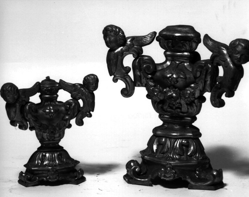 vaso d'altare con composizione floreale, serie - bottega napoletana (metà sec. XIX)