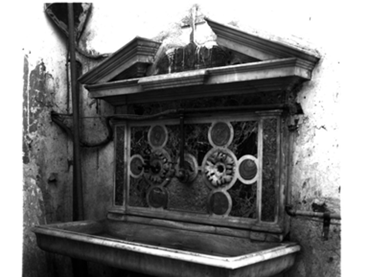 lavabo da sacrestia - bottega napoletana (metà sec. XVII)