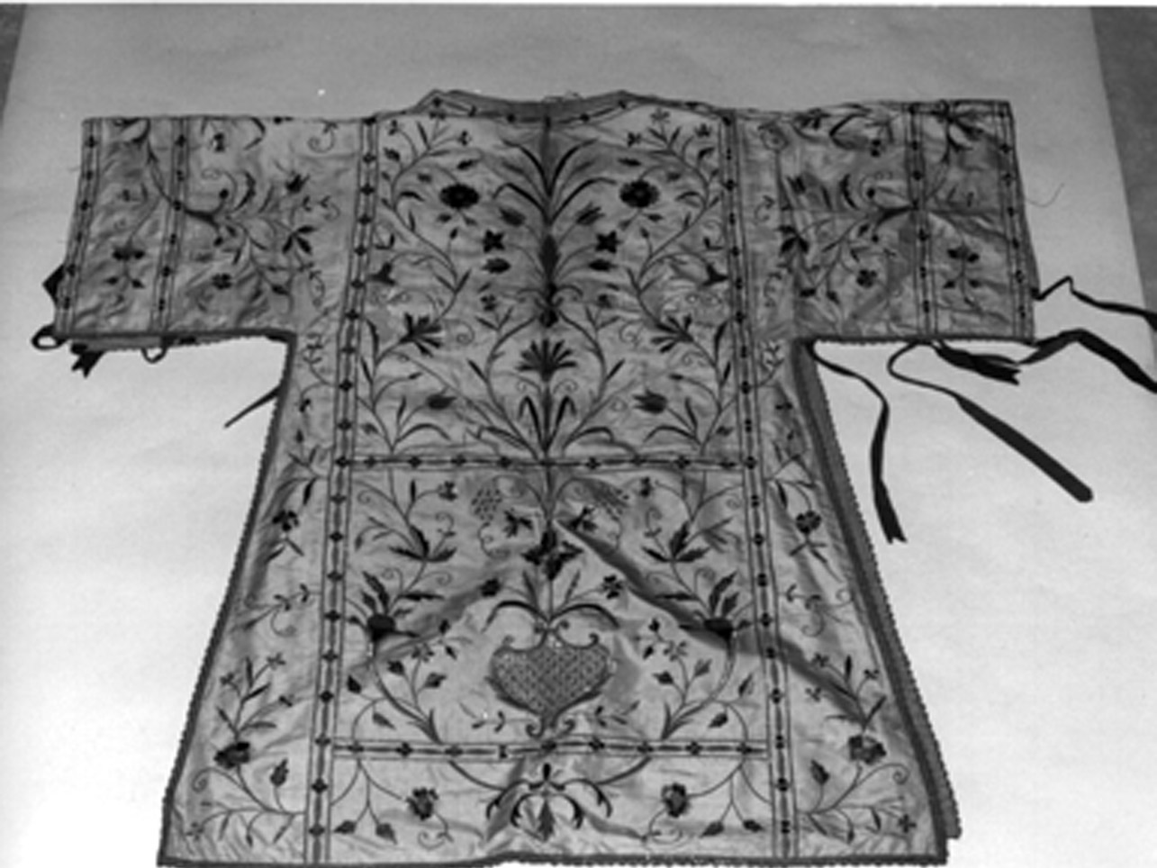 paramento liturgico - manifattura napoletana (metà sec. XVIII)