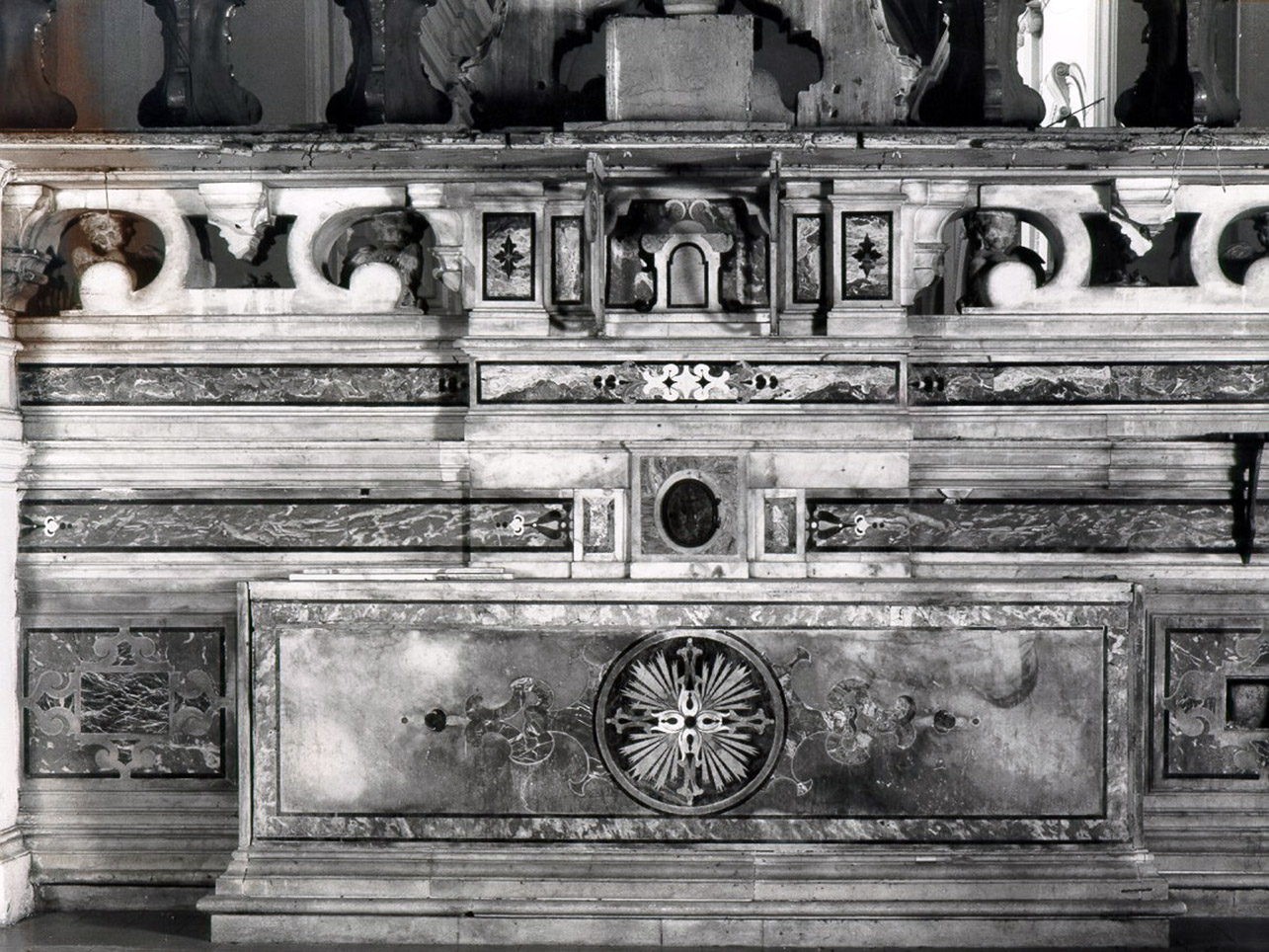 altare di Vaccaro Lorenzo (bottega) (inizio sec. XVIII)