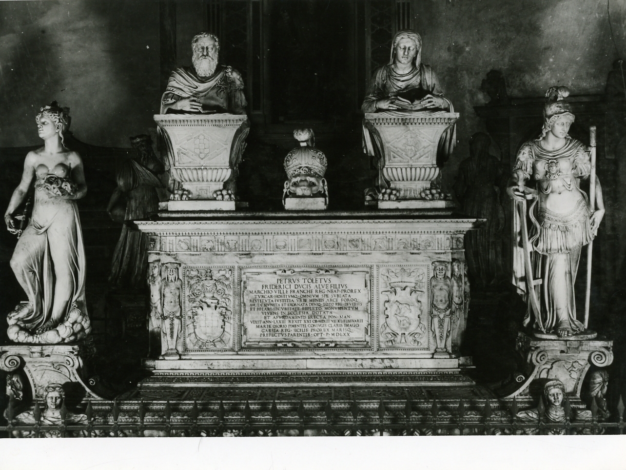 monumento funebre di Merliano Giovanni detto Giovanni da Nola, Caccavello Annibale, D'Auria Giovan Domenico (metà sec. XVI)