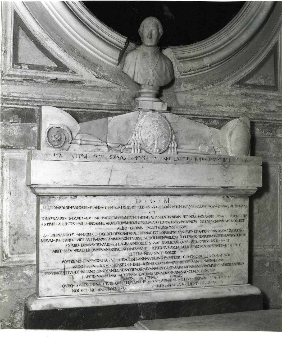 busto ritratto del vescovo Leonardo De Fusco (busto, elemento d'insieme) - bottega napoletana (sec. XVIII)