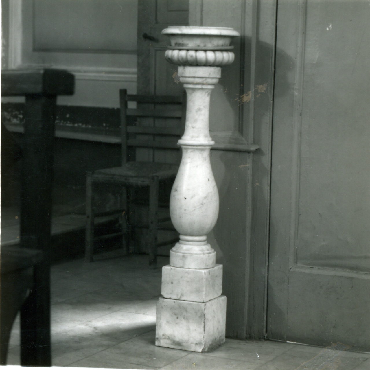 acquasantiera - a fusto - bottega napoletana (fine sec. XIX)