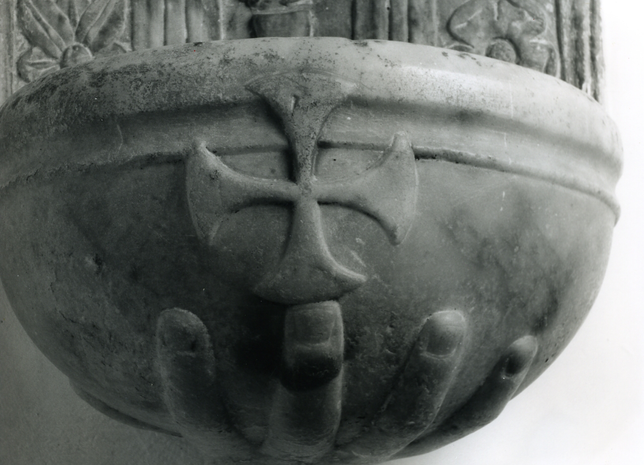 vasca - bottega napoletana (prima metà sec. XIV)