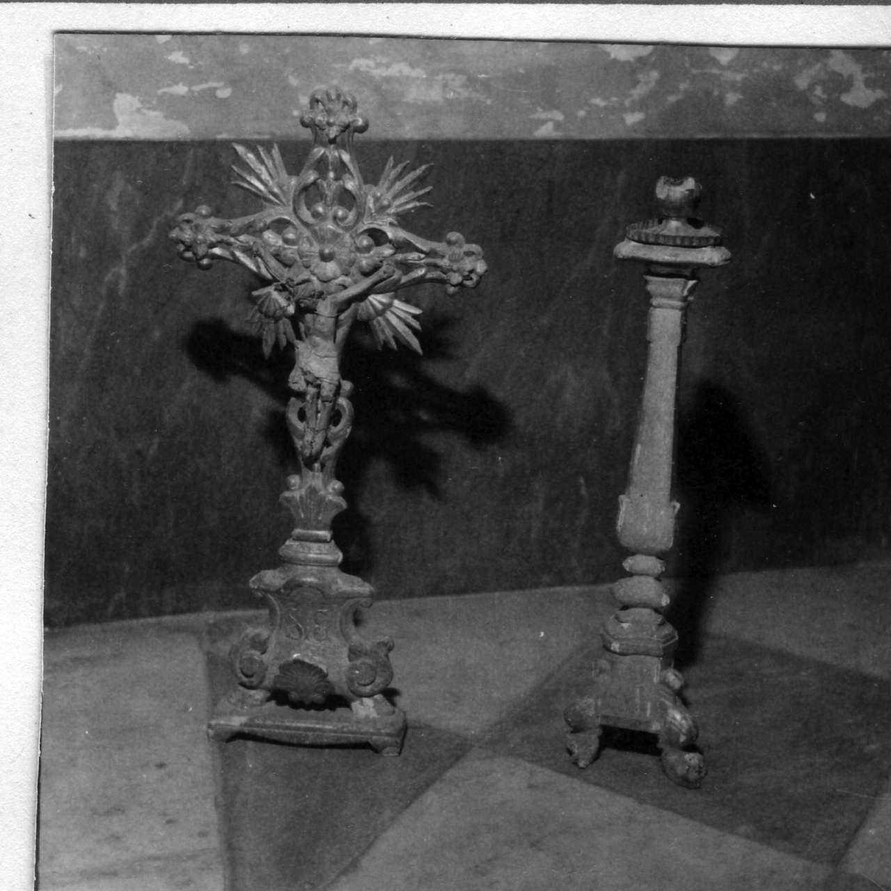 candeliere d'altare, serie - bottega napoletana (fine sec. XIX)