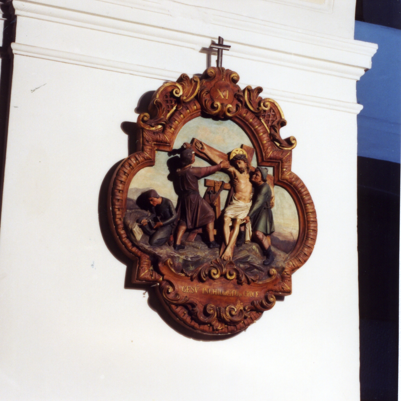 stazione XI: Gesù inchiodato alla croce (Via Crucis) - bottega napoletana (primo quarto sec. XX)