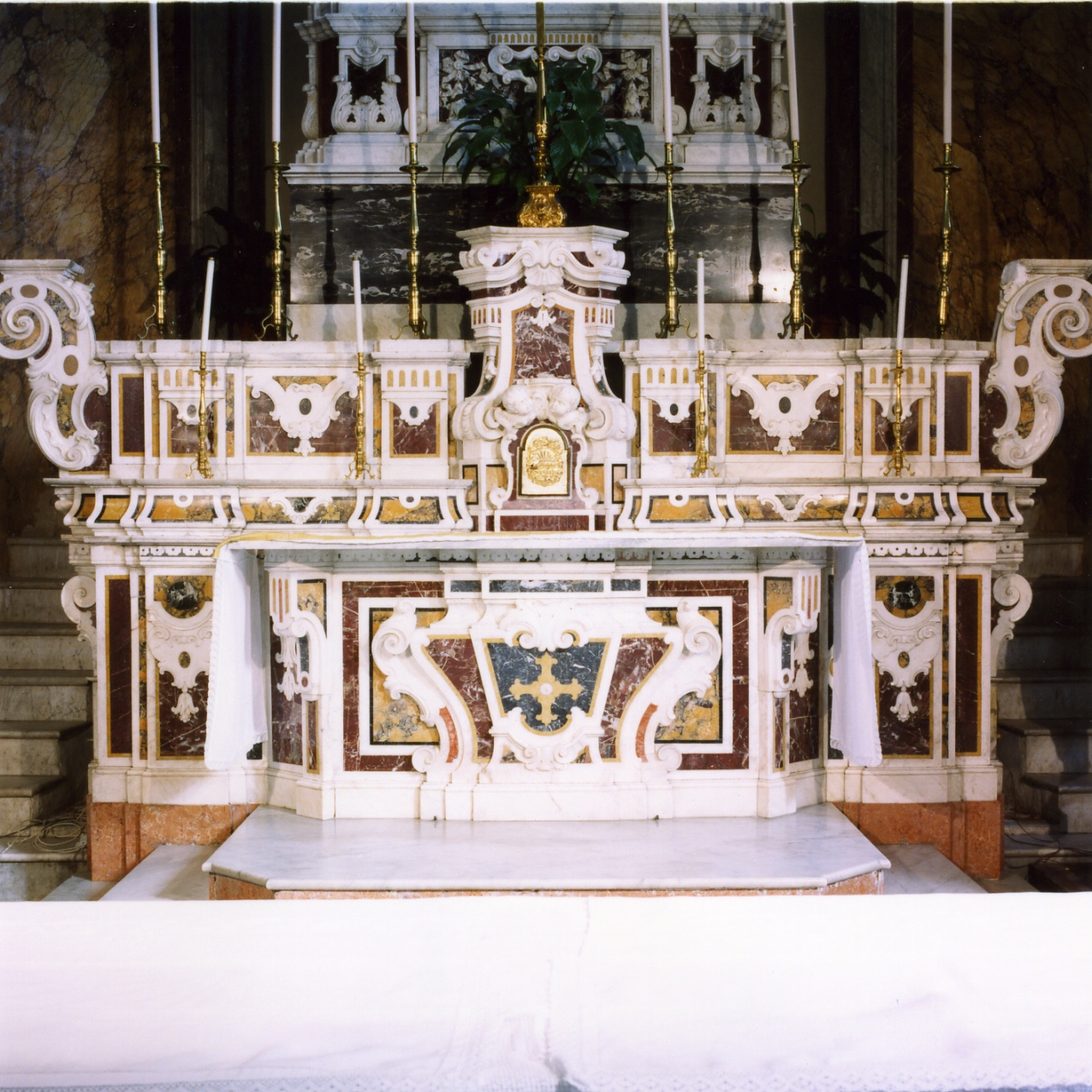 altare maggiore - bottega napoletana (metà sec. XVIII)