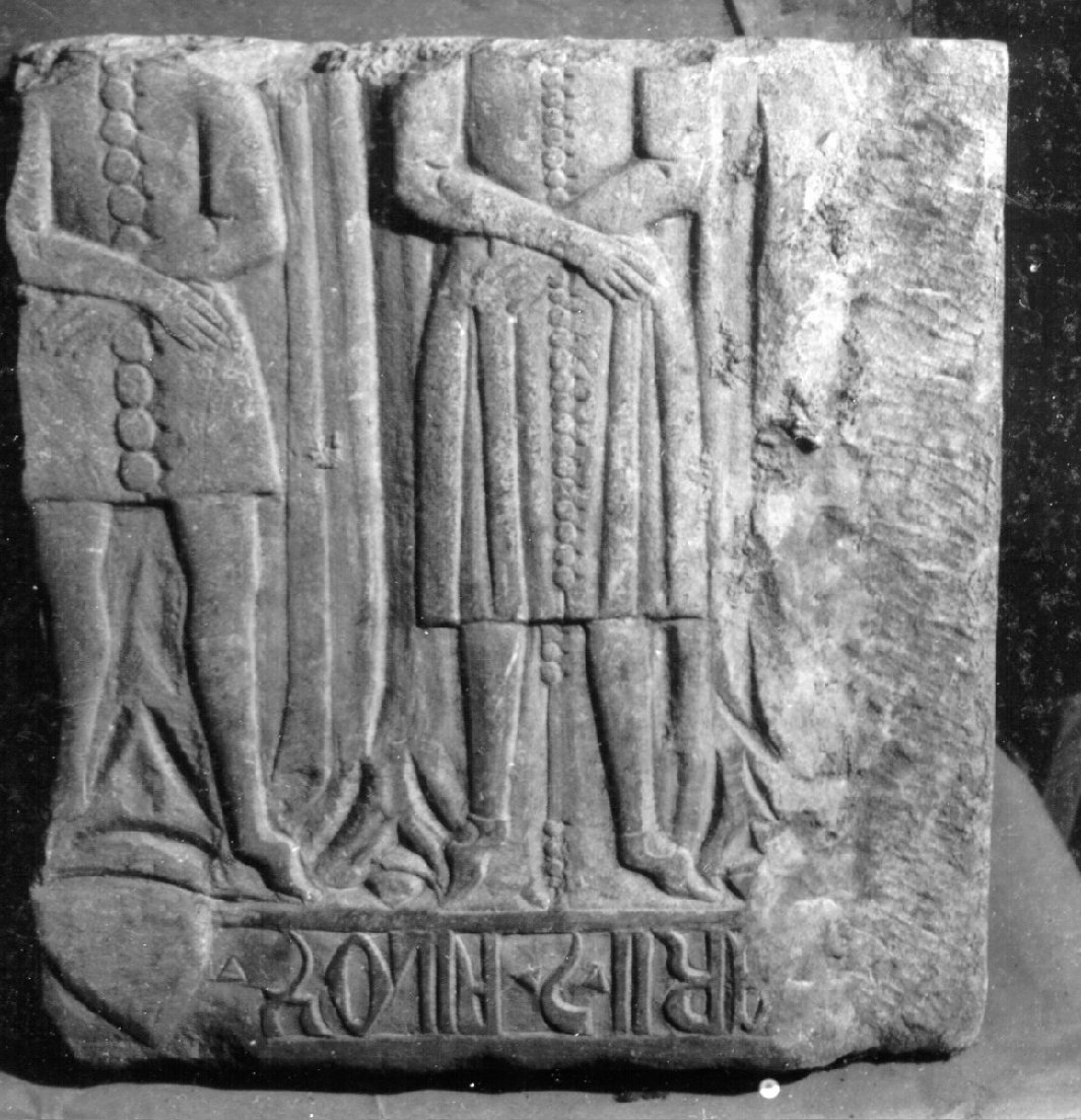 lastra tombale, frammento - ambito napoletano (metà sec. XIV)