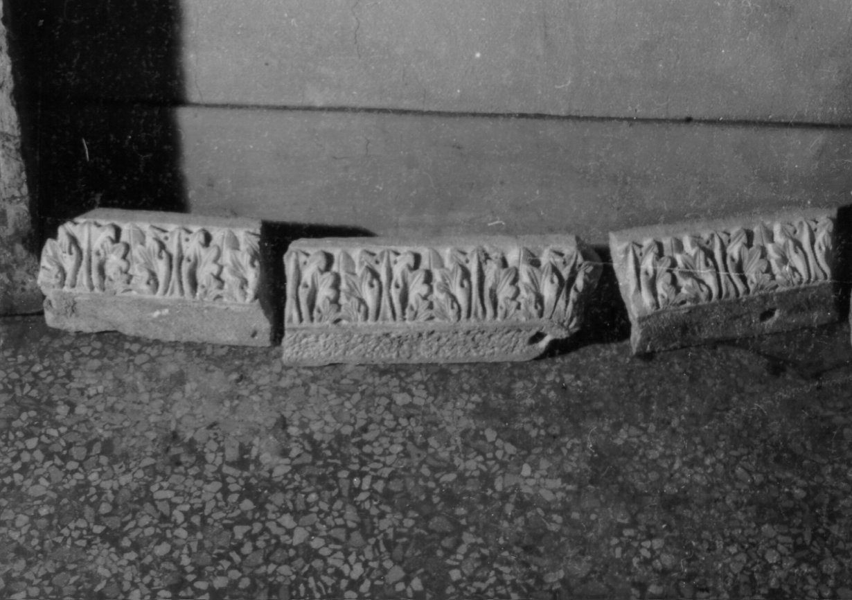 decorazione, frammento - bottega napoletana (metà sec. XIV)