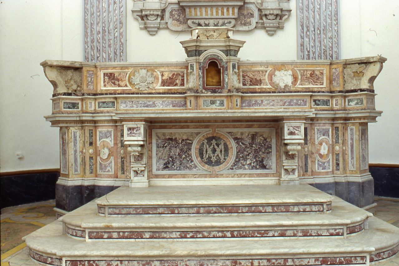 altare maggiore di Scarola Giuseppe (sec. XVIII)