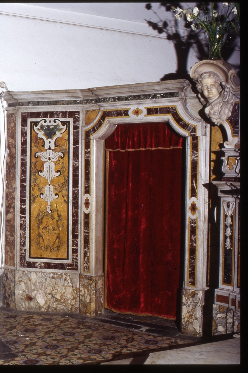 mostra di porta, elemento d'insieme - bottega napoletana (ultimo quarto sec. XVIII)