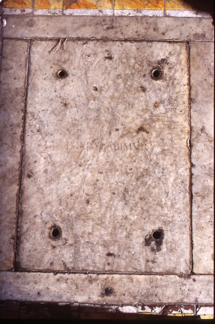 lapide tombale - bottega napoletana (seconda metà sec. XVIII)