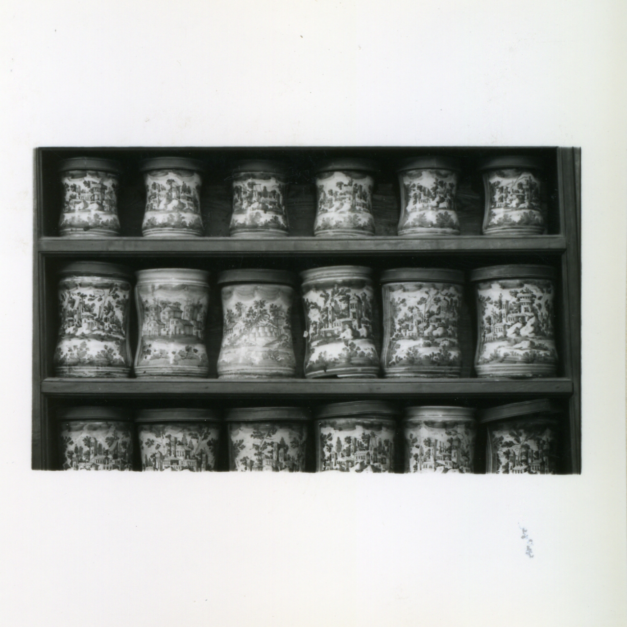vaso da farmacia, serie di Massa Donato (e aiuti) (metà sec. XVIII)