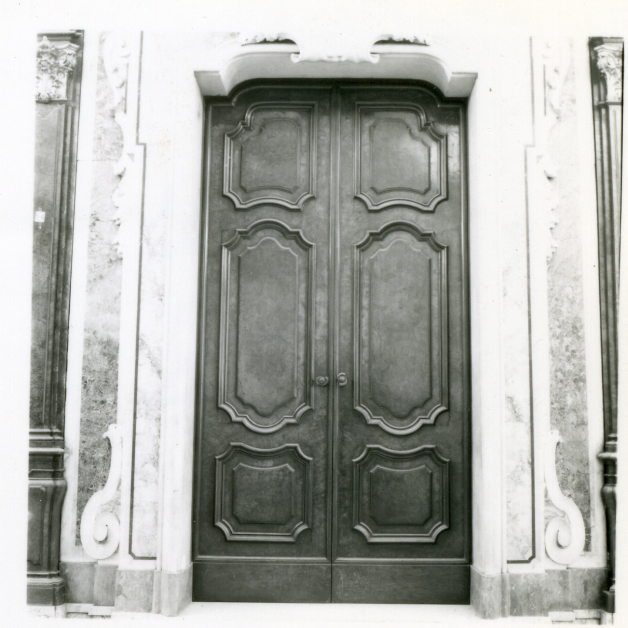 porta - a due battenti - bottega napoletana (sec. XVIII)