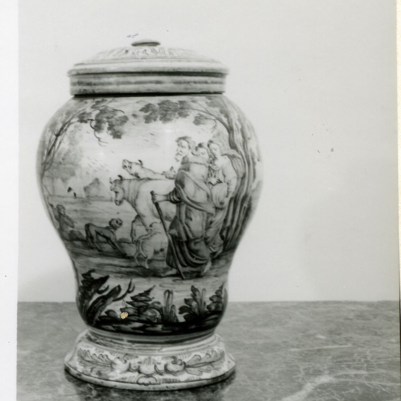 Abramo Sara e Loth lasciano la citta' di Rex (vaso da farmacia, serie) di Massa Donato (e aiuti) (metà sec. XVIII)