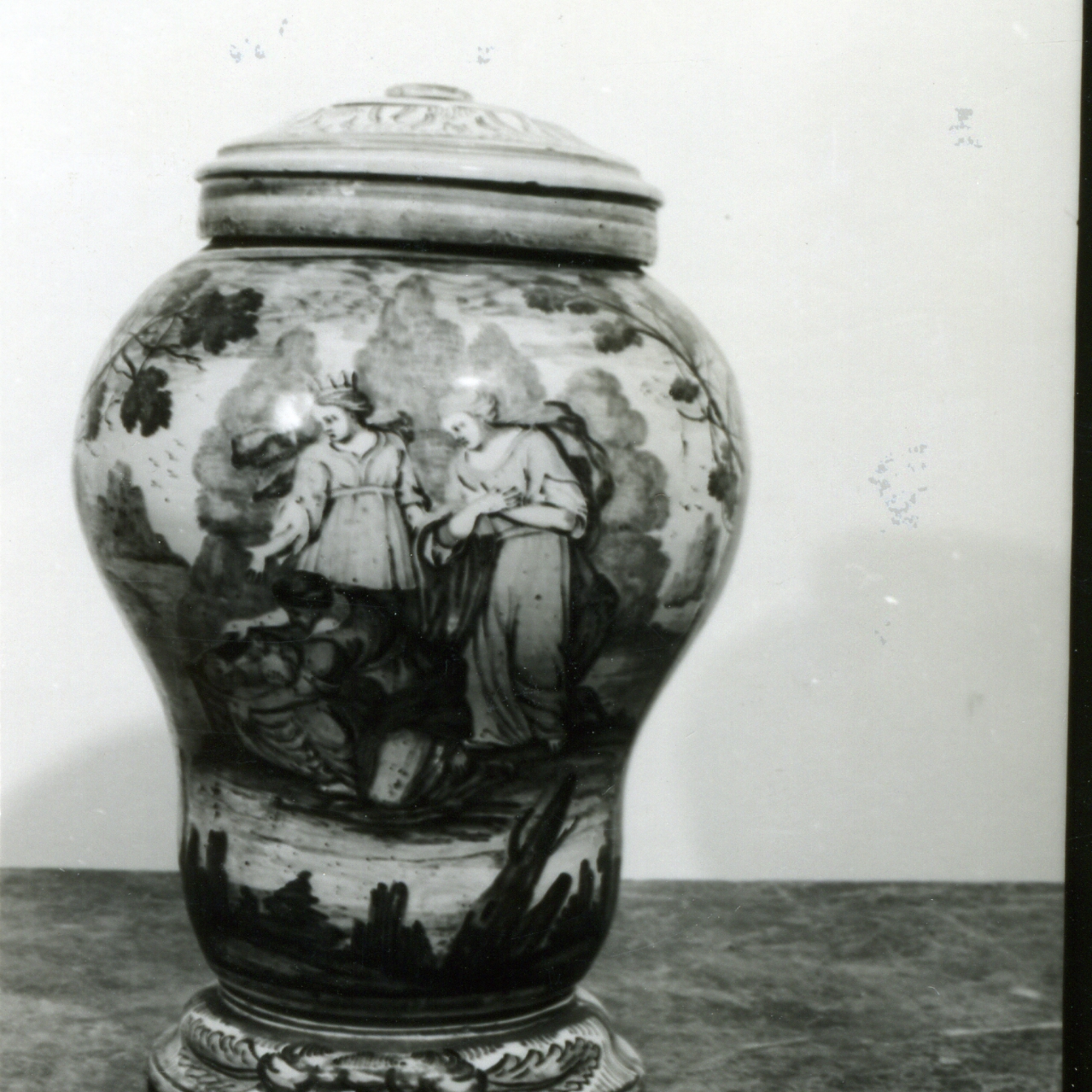 Mosè salvato dalle acque (vaso da farmacia, serie) di Massa Donato (e aiuti) (metà sec. XVIII)