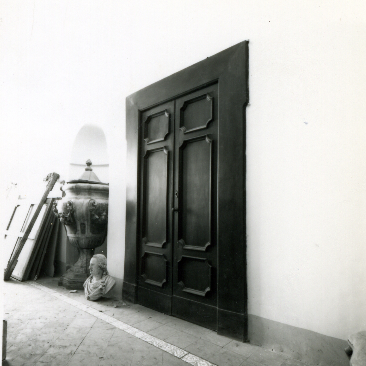 porta - a due battenti - bottega napoletana (sec. XVIII)