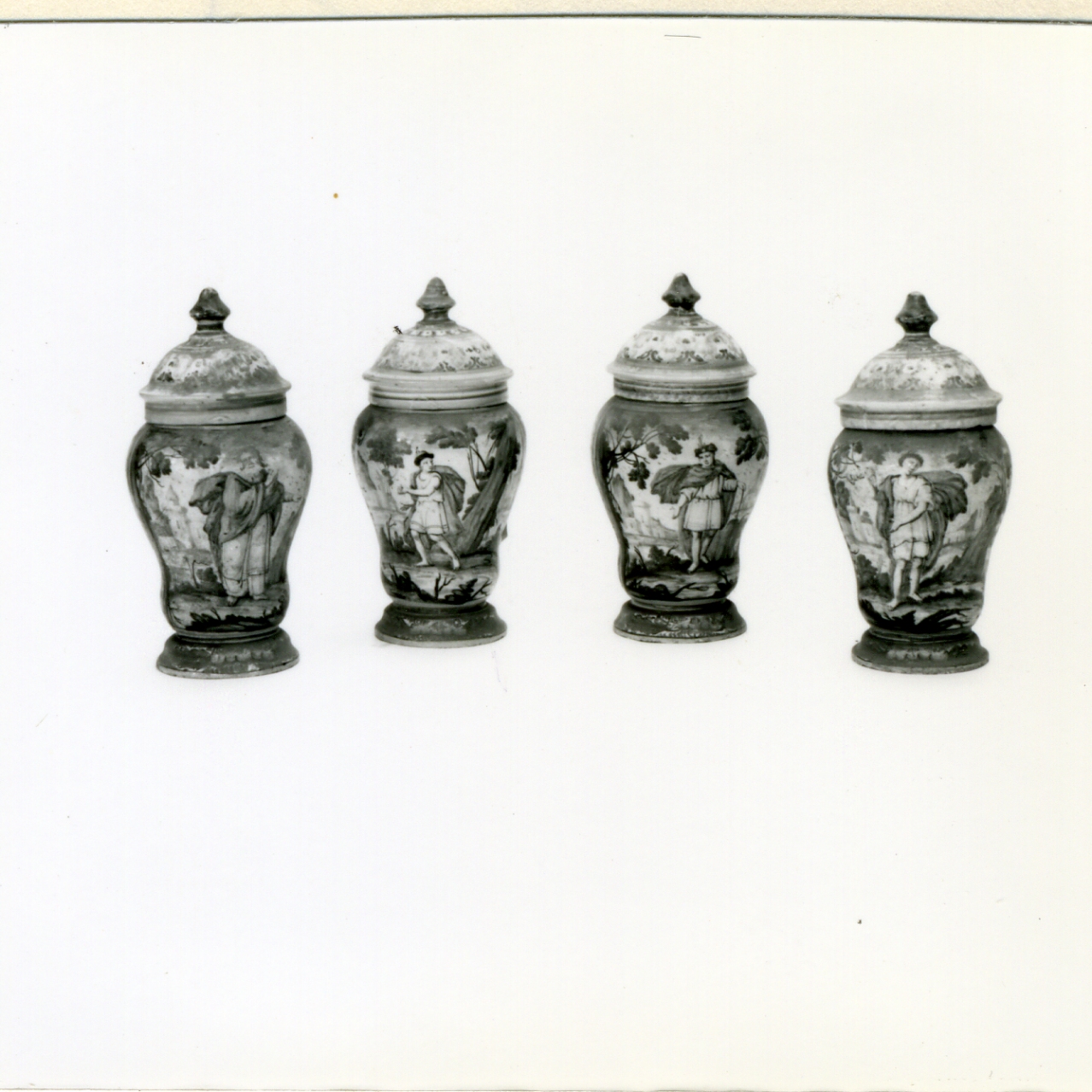 vaso da farmacia di Massa Donato (e aiuti) (metà sec. XVIII)