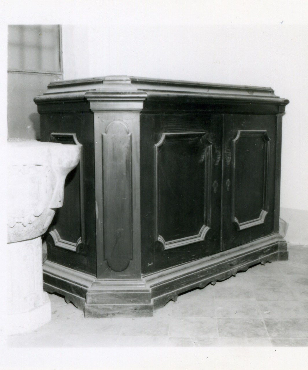 mobile da sacrestia - bottega napoletana (seconda metà sec. XVIII)