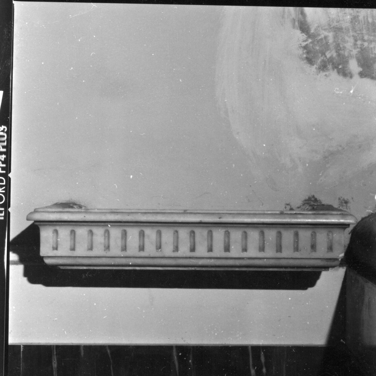 acquasantiera - ambito campano (seconda metà sec. XIX)