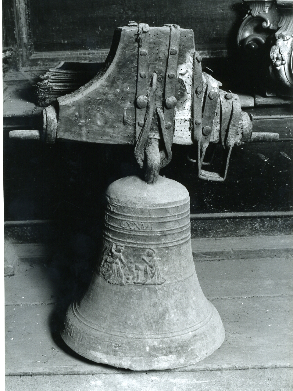 campana - bottega napoletana (sec. XVI)