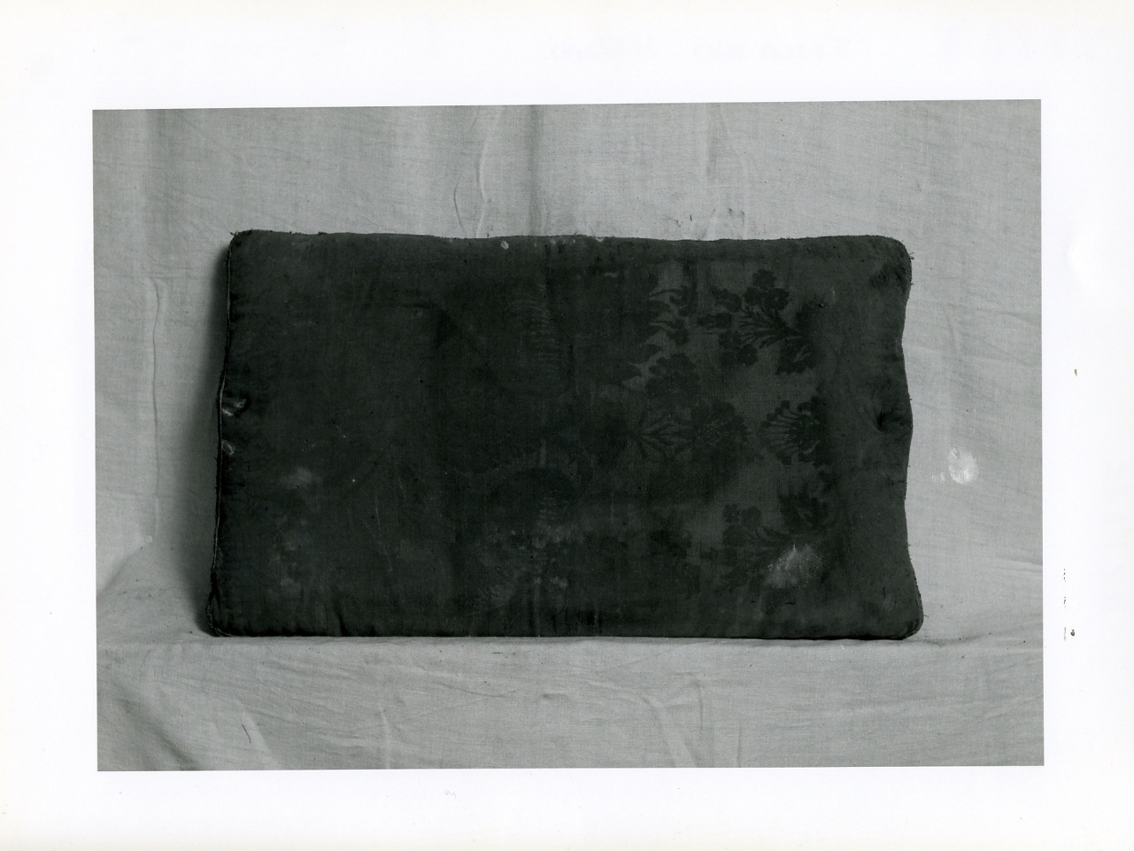 cuscino - manifattura napoletana (prima metà sec. XIX)