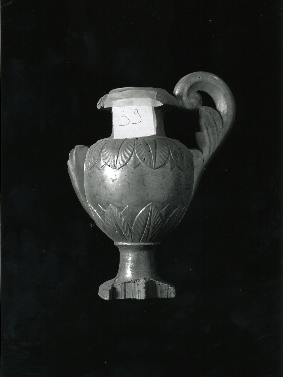 vaso d'altare con composizione floreale - bottega napoletana (metà sec. XIX)
