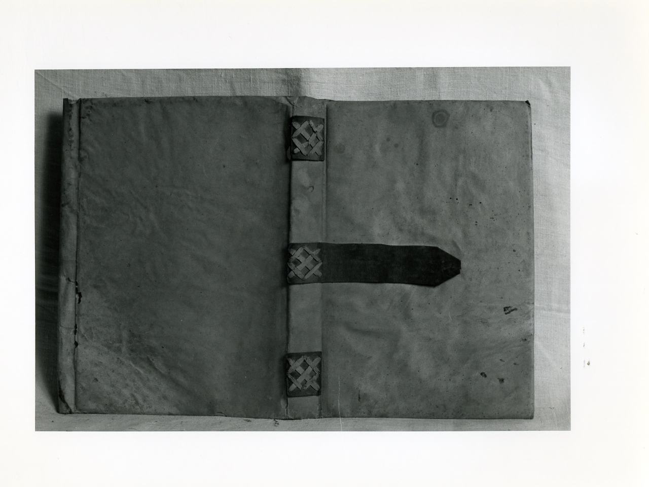 candelabro - bottega napoletana (fine sec. XIX)