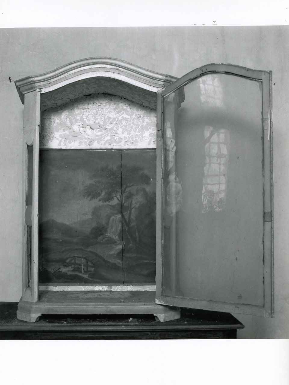 scarabattolo - bottega napoletana (prima metà sec. XVIII)