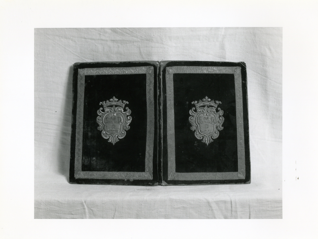 coperta di libro liturgico, serie - bottega napoletana (seconda metà sec. XVIII)