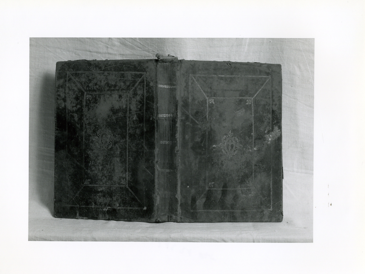 coperta di libro liturgico - bottega napoletana (sec. XIX)