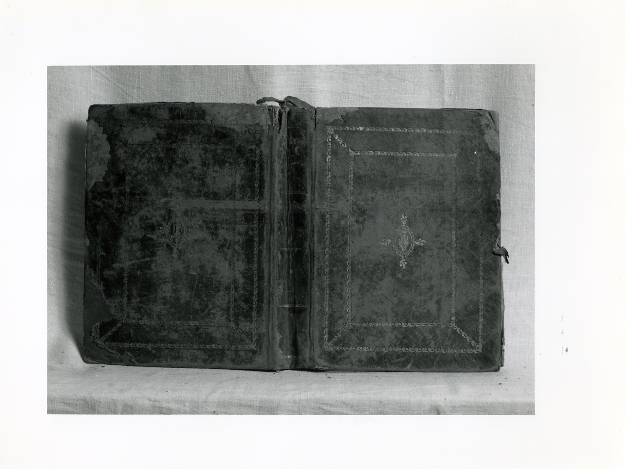 coperta di libro liturgico - bottega napoletana (sec. XVIII)