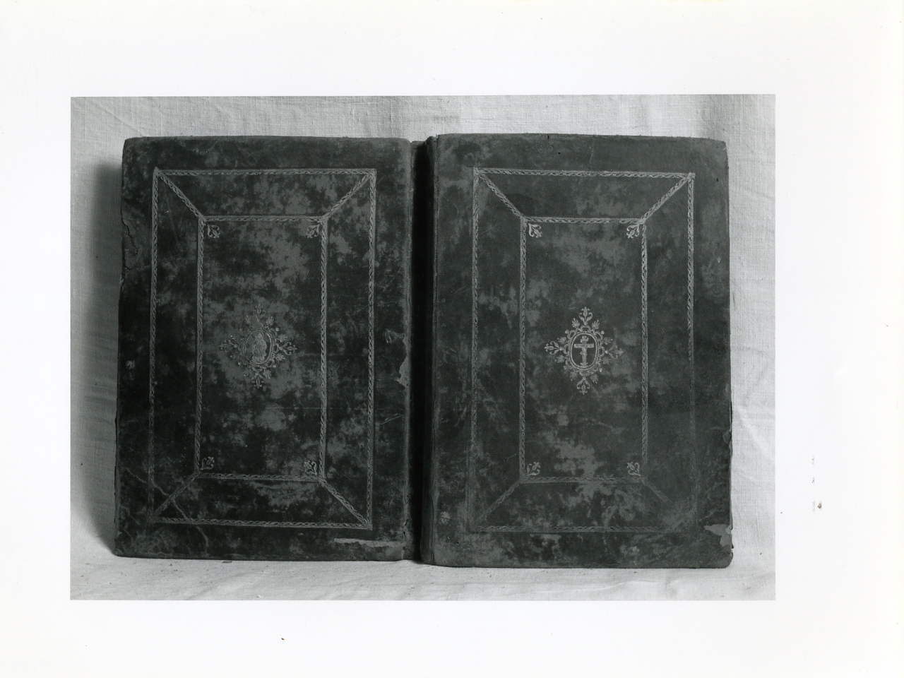 coperta di libro liturgico - bottega napoletana (sec. XVIII)