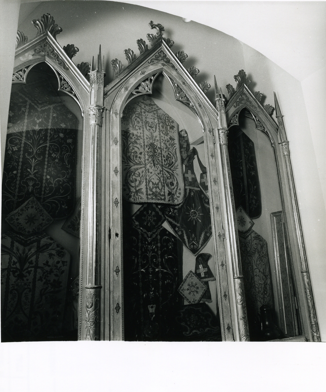 scarabattolo - bottega napoletana (seconda metà sec. XIX)